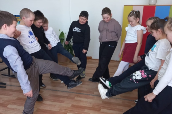 «Бәрі біреу үшін, біреу бәрі үшін» командалық ойыны